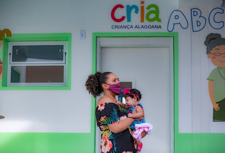 Alagoas investe mais de R$ 920 milhões em creches enquanto governo federal impõe corte de 80% na educação infantil