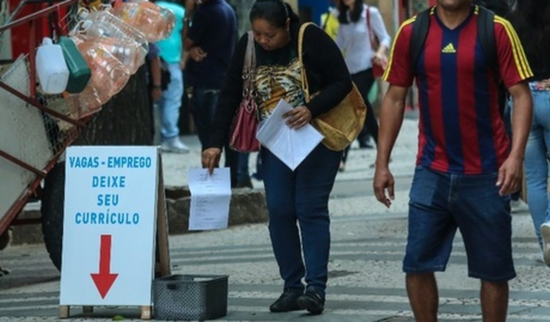 Desemprego atinge 13,5 milhões e bate recorde no Brasil