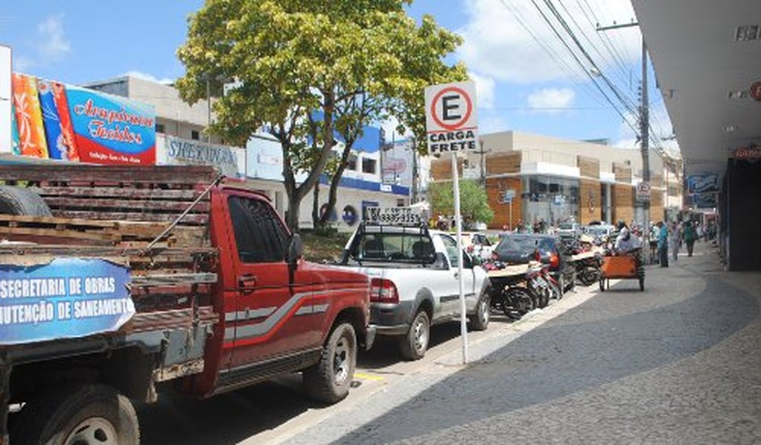 SMTT sinaliza vagas para veículos de carga-frete em Arapiraca