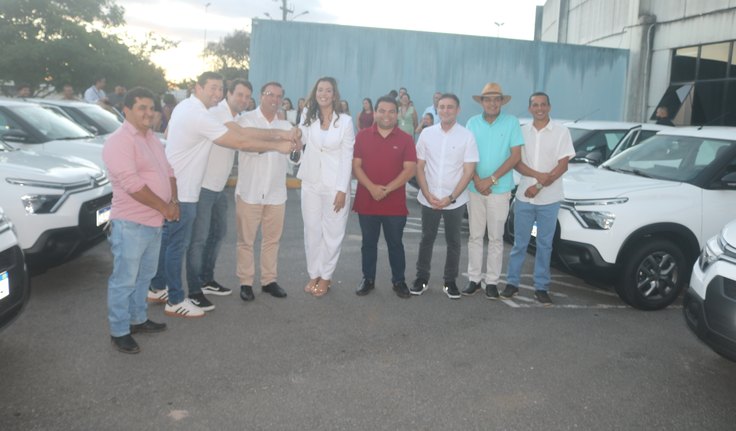 Com recurso viabilizado por Daniel Barbosa, Luciano entrega nova frota para a Saúde de Arapiraca; assista
