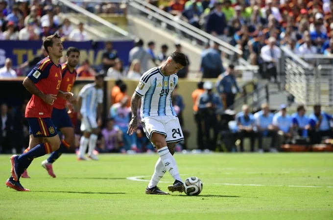 Argentina é a primeira finalista de Copa a não chutar a gol no tempo normal de jogo