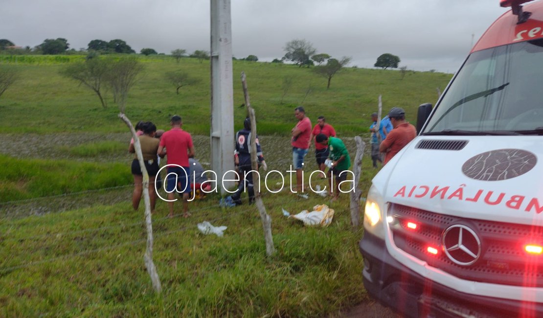 Condutor e passageira ficam feridos em saída de pista em 'trecho da morte' na AL-115, em Girau