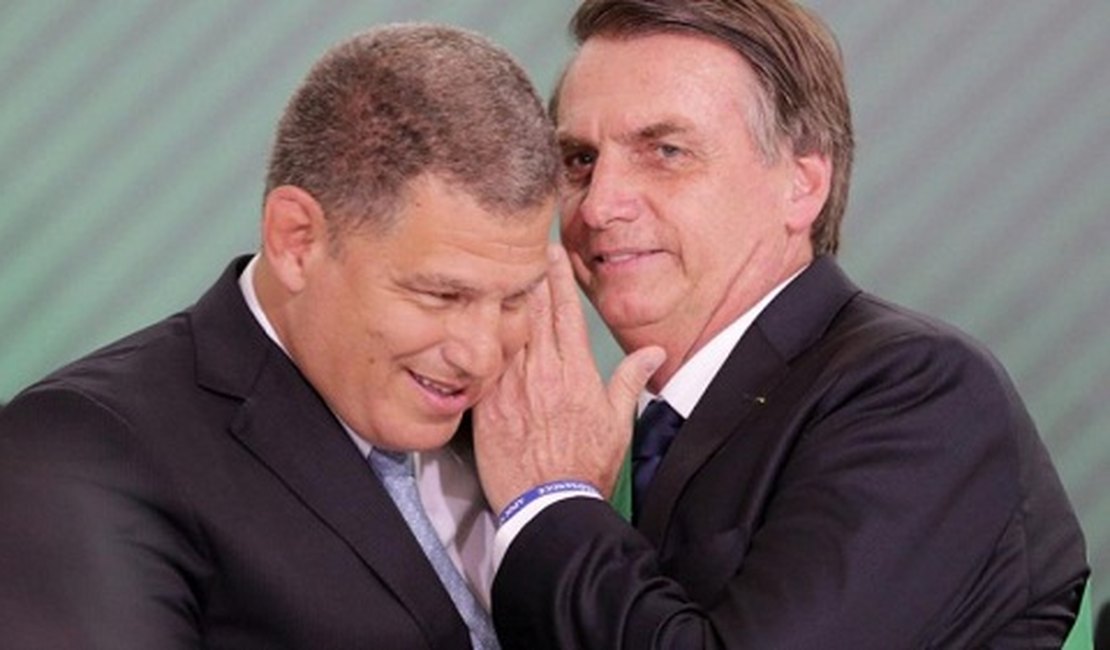 Revista divulga áudios de conversas entre Bolsonaro e Bebianno