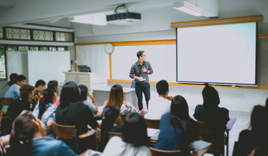 Pesquisa aponta que mais estudantes pensam em desistir dos estudos