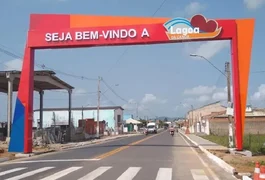 Dois homens em motocicleta roubam iPhone em Lagoa da Canoa