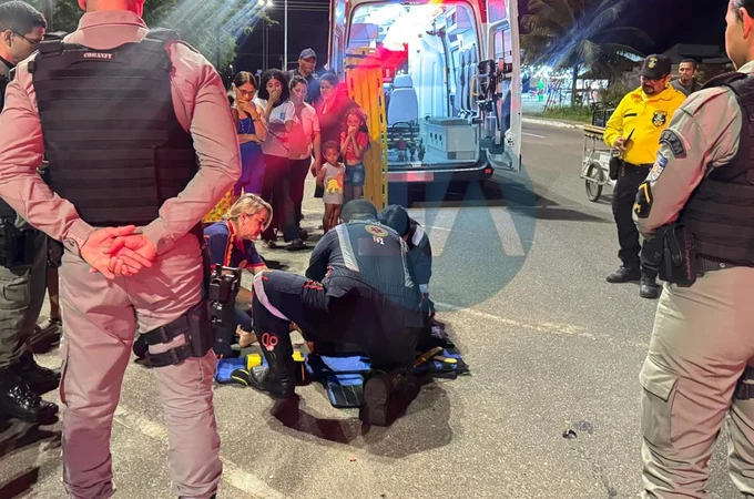 Duas crianças e motociclista ficam feridos após atropelamento em Arapiraca