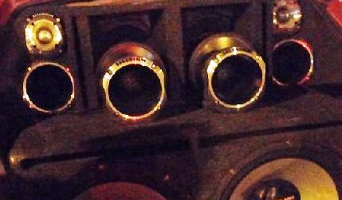 PM apreende veículo com “paredão de som” em Arapiraca