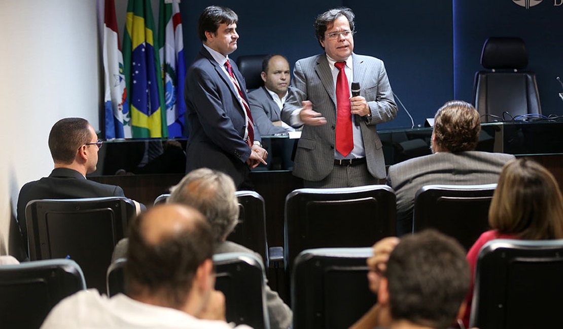 TJ medeia conciliação entre médicos do PAM Salgadinho e Prefeitura de Maceió