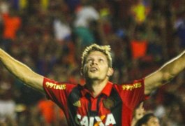 Marlone negocia com Corinthians e poderá substituir Jadson