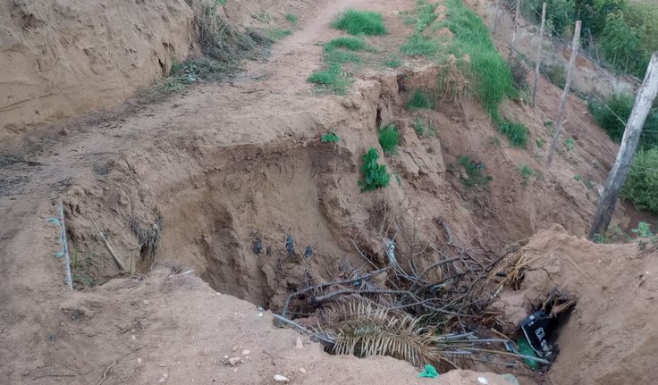 Estrada destruída há 3 meses deixa comunidades praticamente ilhadas em Girau do Ponciano