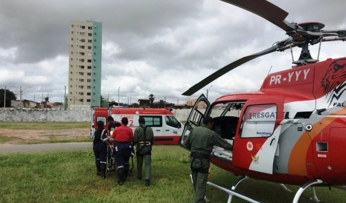 Acidente entre moto e caminhão deixa adolescente ferido em Novo Lino