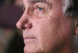 Defesa de Bolsonaro reitera pedido por cirurgia e prisão domiciliar