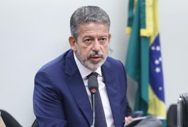 Arthur Lira age nos bastidores para frear baixas em seu grupo após exonerações do governo Lula
