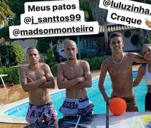 Pedrinho recebe companheiros do Corinthians para jogar futmesa durante quarentena, em Alagoas