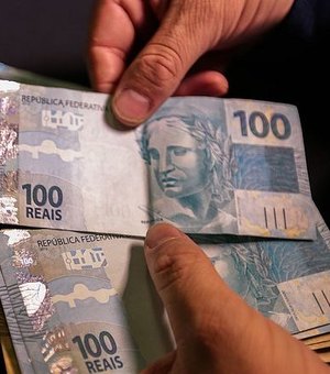 Bolsonaro anuncia aumento do salário mínimo e novo valor passa a valer a partir de janeiro