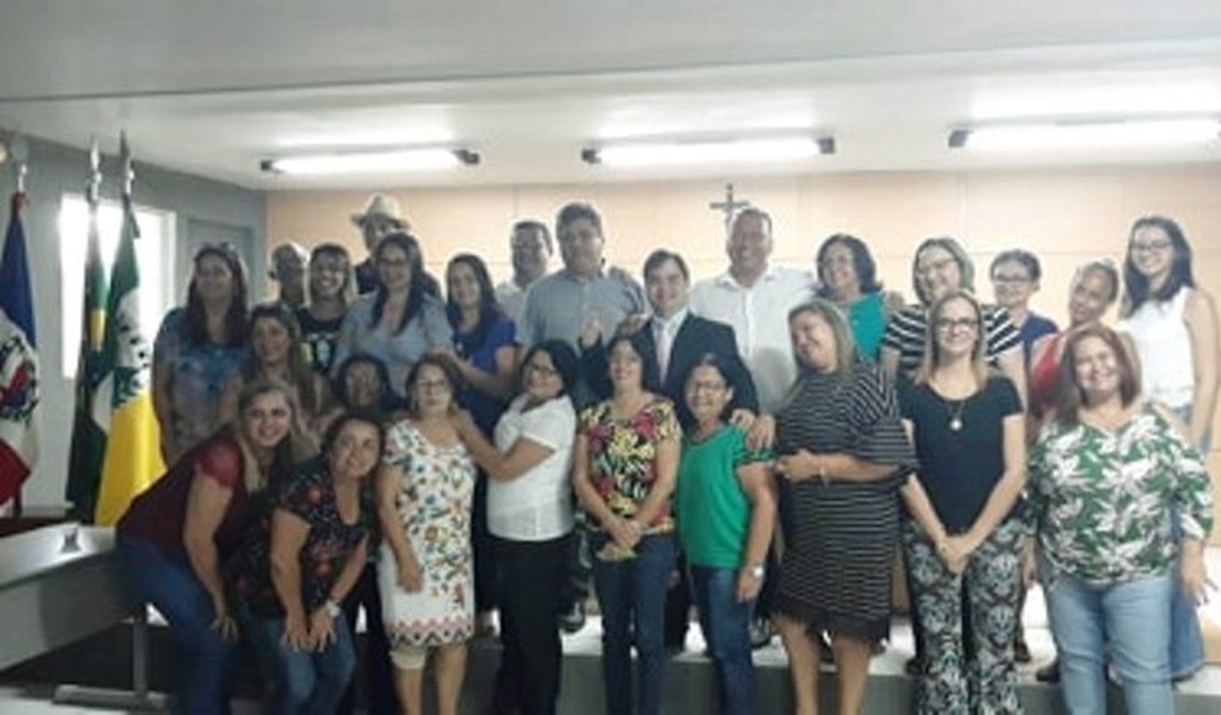 Mães servidoras da Câmara Municipal de Arapiraca são homenageadas com café da manhã especial