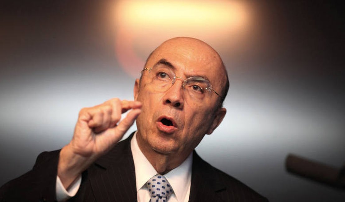 Ministro não descarta aumento de impostos no Brasil em 2017