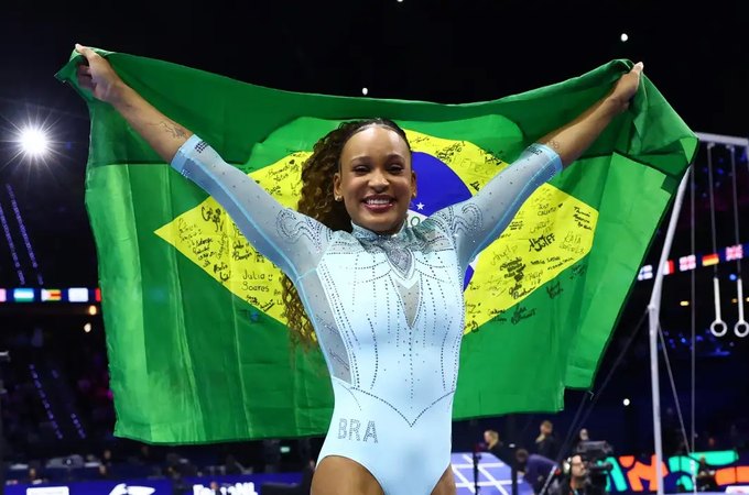 Rebeca Andrade conquista o tri no Mundial de Ginástica na Holanda