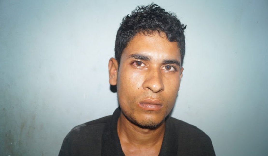 Jovem é autuado por tráfico de drogas após denúncia, em Maceió