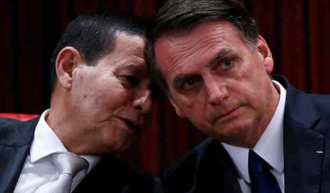 Governo gastará R$ 7 milhões em carros para família de Bolsonaro e de Mourão