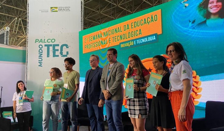 Estudantes do Ifal são premiados em Brasília por composteira em feira livre de Marechal Deodoro