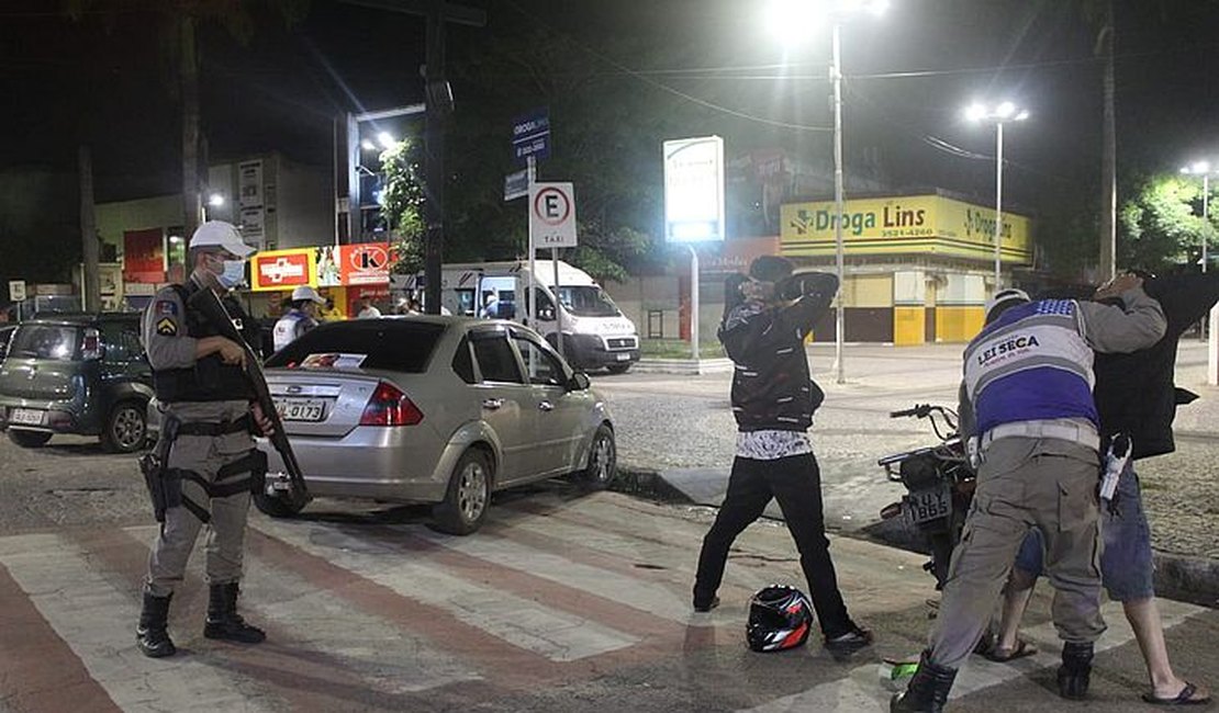 Motorista é flagrado dirigindo embriagado e é preso durante Operação Lei Seca em Arapiraca