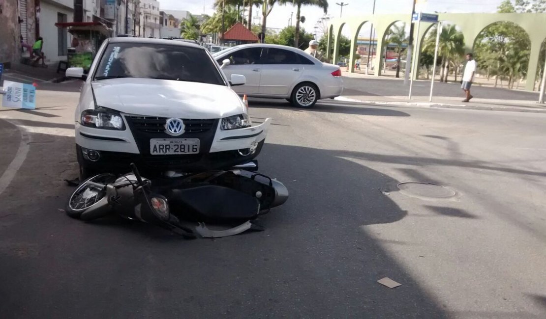 Motociclista fica ferido após acidente no Parque Ceci Cunha, em Arapiraca