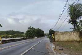 Após chuvas provocarem queda de postes e interditar BR-316, via é liberada em Satuba