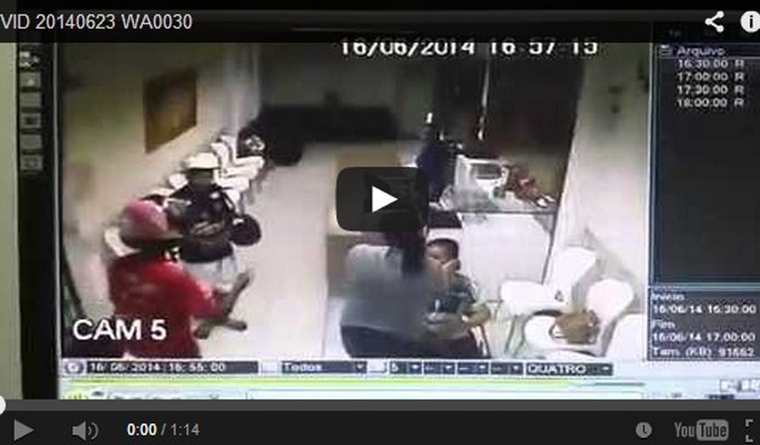 Vídeo mostra bandidos assaltando clínica no bairro Baixa Grande em Arapiraca