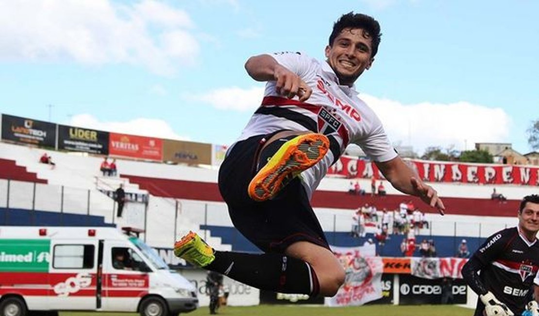 Em tarde inspirada de Aloísio, São Paulo derrota o Internacional