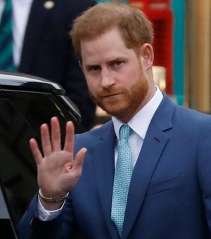 Príncipe Harry diz que crescer na família real foi como estar em um zoológico