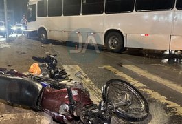 Ônibus com estudantes colide em duas motos e deixa feridos na  AL-220, em Arapiraca