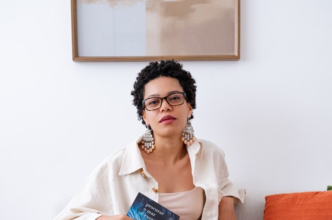 Érika Santos lança 'Esconjuro' e reflete sobre a memória da cidade de Maceió e o crime ambiental na Lagoa Mundaú; pré-venda da plaquete já começou