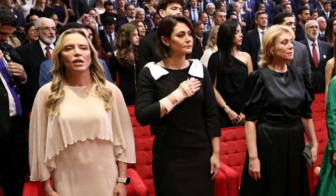Leitura labial revela o que Moraes disse antes de cumprimentar Michelle