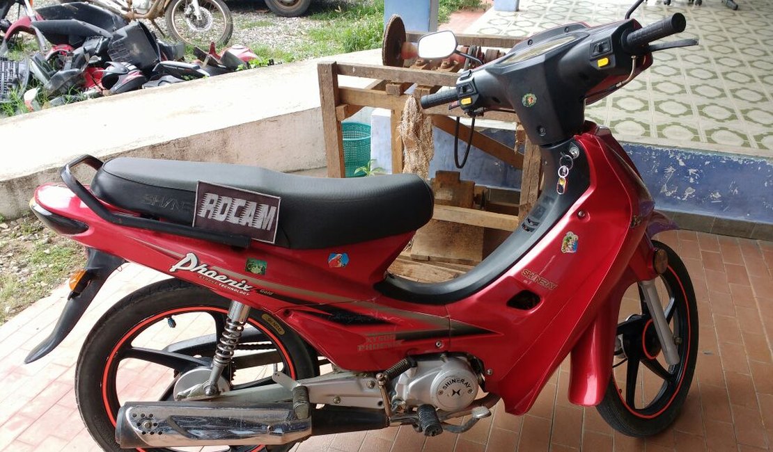 Após denúncias, PM recupera ciclomotor com queixa de roubo em Arapiraca
