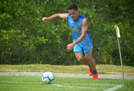 Bustamente pode estrear pelo CSA como titular na partida contra o Fortaleza