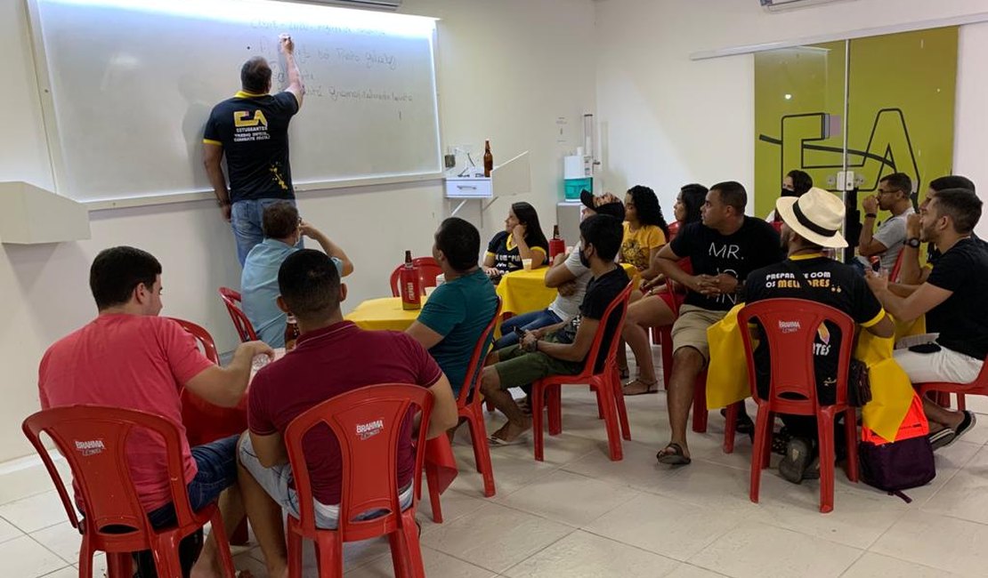 Em forma de protesto, curso preparatório de Arapiraca monta bar em sala de aula