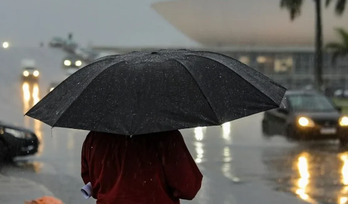 Clima: ciclone extratropical aumenta riscos de chuvas fortes no Brasil