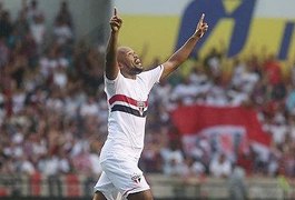 São Paulo vence o Criciúma e segue na caça ao líder Cruzeiro