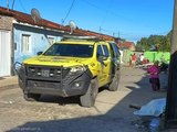 Homem é morto a tiros e encontrado debaixo de veículo em São Sebastião