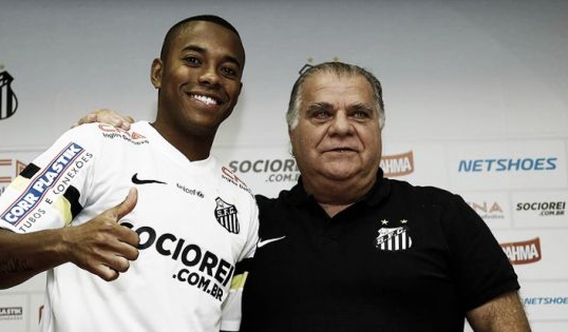 Apresentado, Robinho quer disputar clássico contra o Corinthians