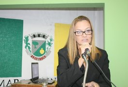 Vereadora cobra prestação de contas da Prefeitura sobre investimentos em ONGs
