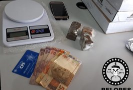 Histórico de infrações leva polícia a prender jovem por tráfico de drogas, em Arapiraca