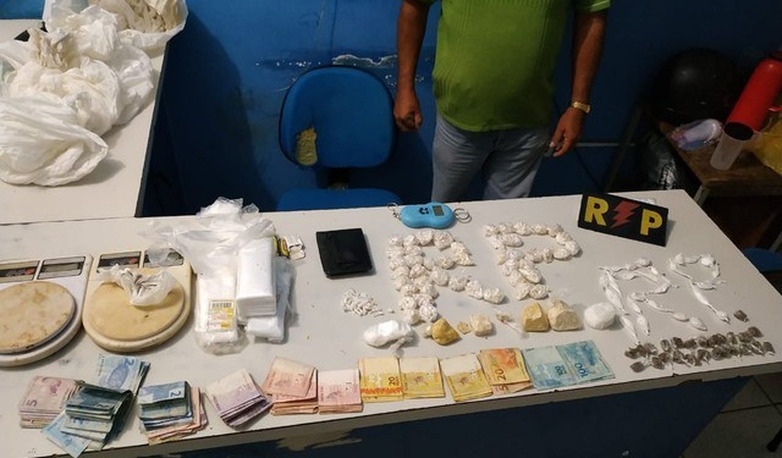 Maconha, cocaína e mais de mil pedras de crack são apreendidas em Palmeira dos Índios
