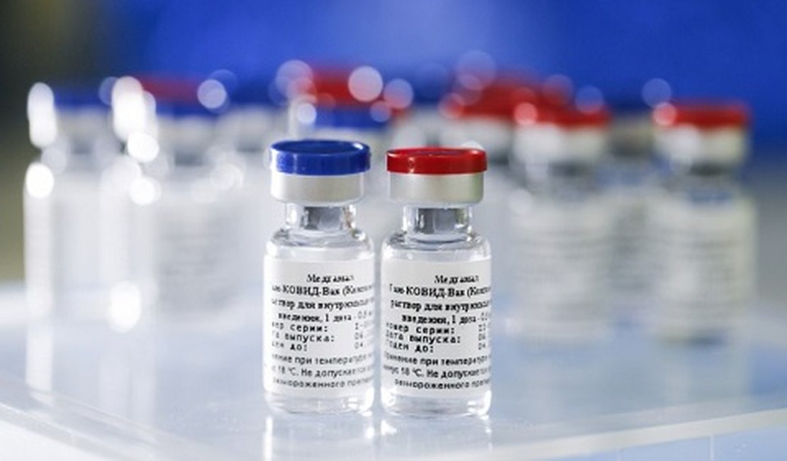Vacina russa para Covid-19 induz resposta imune e não teve efeitos adversos, diz 'Lancet'