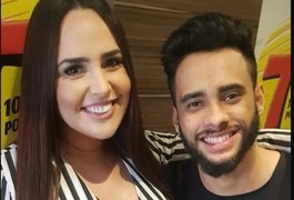 Ex-marido de cantora revela que acabou casamento por ela 'vender nudes'