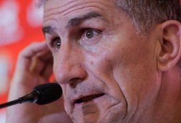 Bauza diz que São Paulo 'defende mal' e busca reforços na Argentina