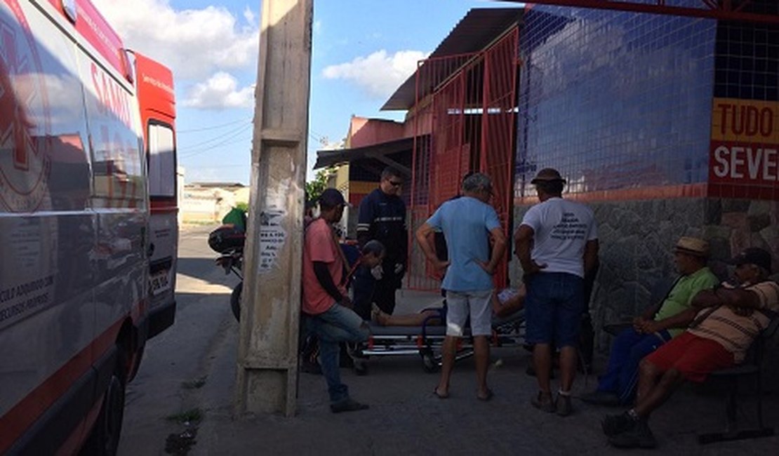 Queda de moto resulta em uma pessoa ferida no bairro Primavera, em Arapiraca