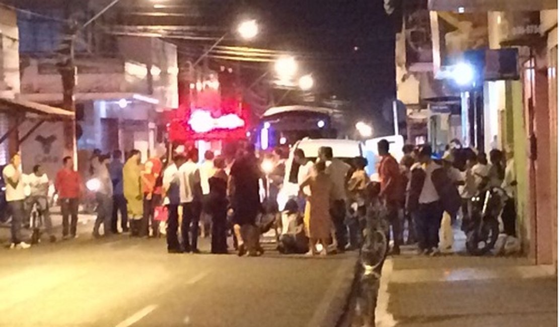 Acidente entre motos é registrado na Rua São Francisco