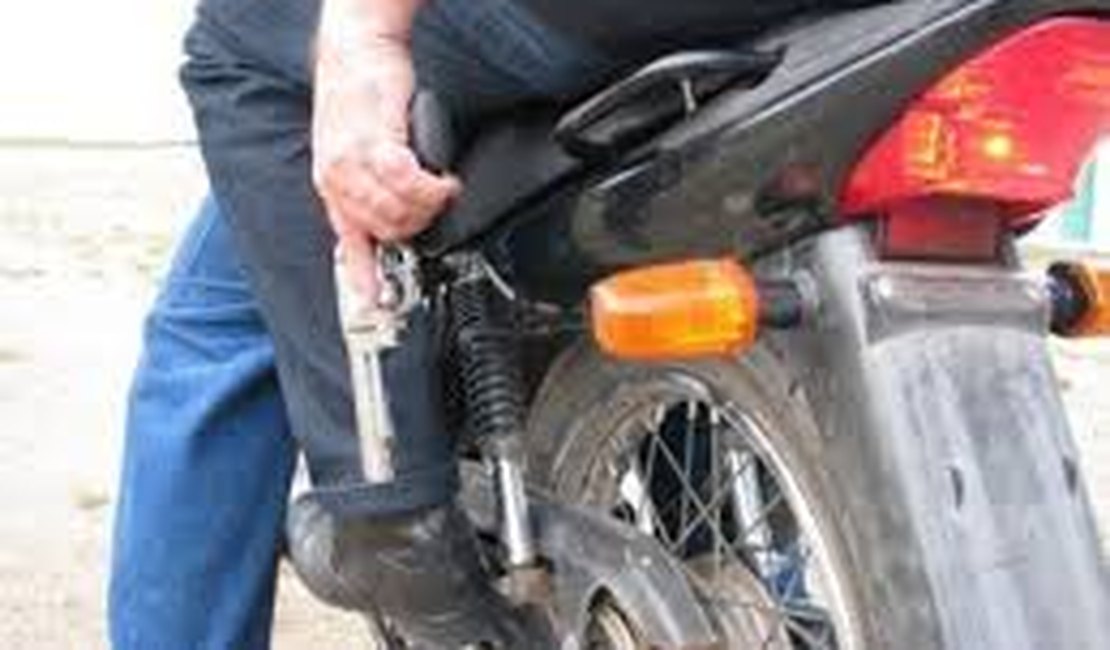 Mais uma moto é roubada em Arapiraca